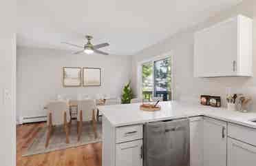 $ – Room in 3BR Townhouse
