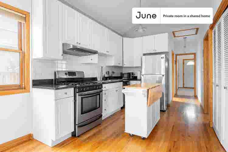 3 BR in Chicago