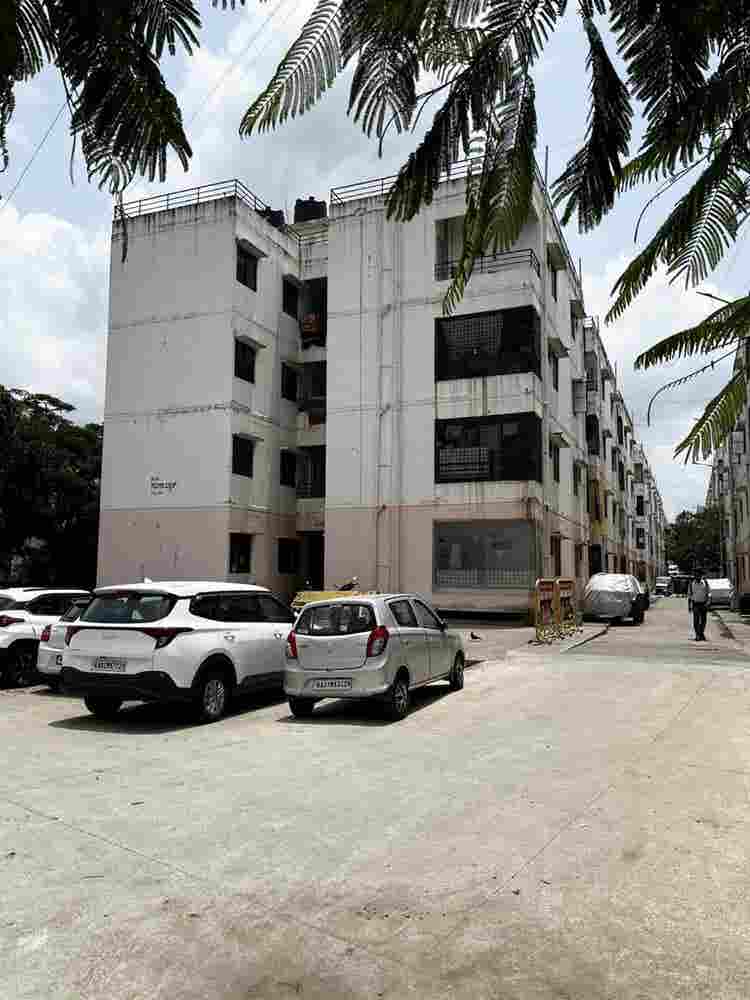 Cozy compact 1bhk Flat