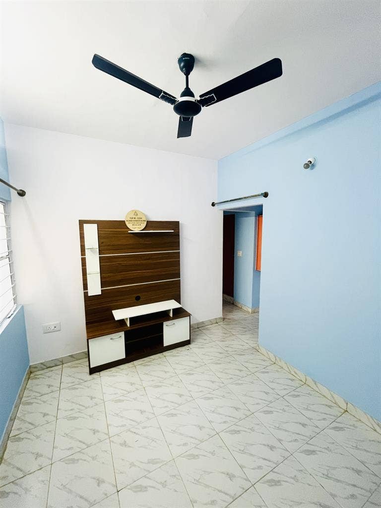 Cozy compact 1bhk Flat
