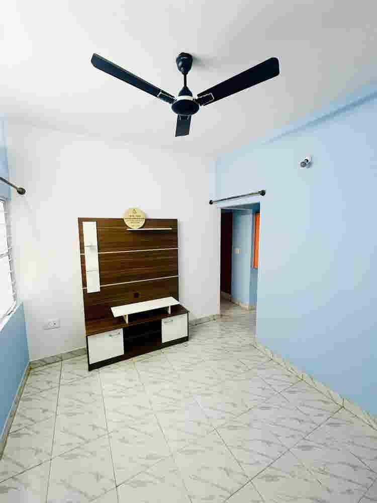 Cozy compact 1bhk Flat