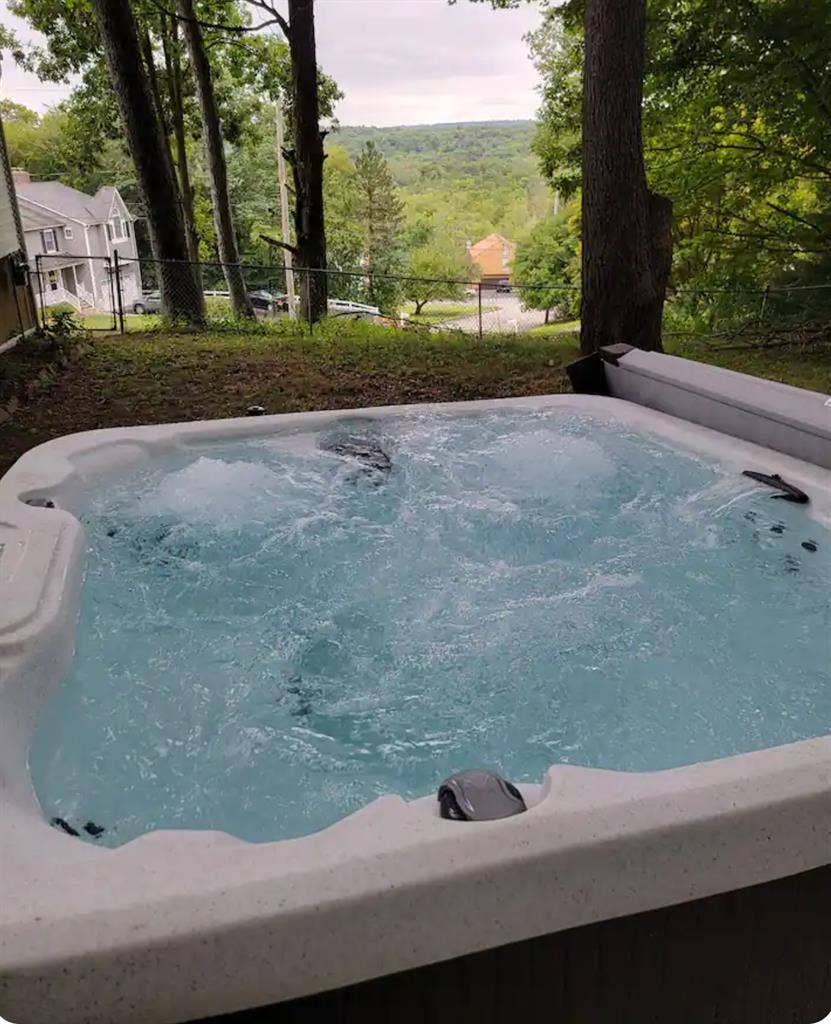 Hot Tub , Movie Theater , Gameroom