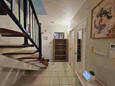Airy and Sunny Room w Pool Acces
