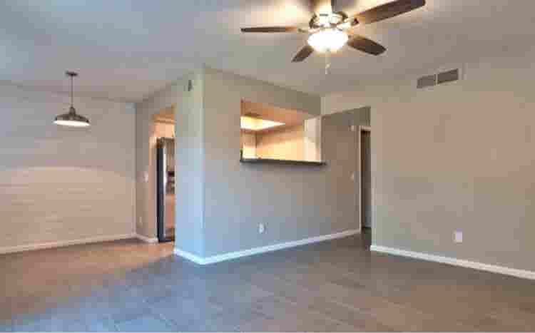 Looking for roommate in B
