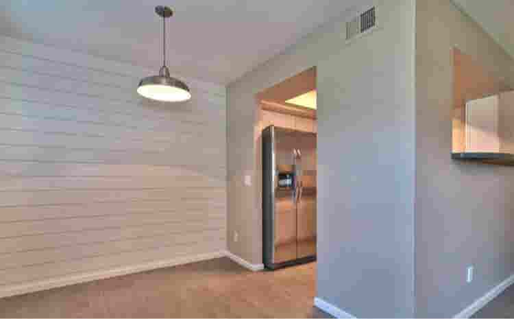 Looking for roommate in B