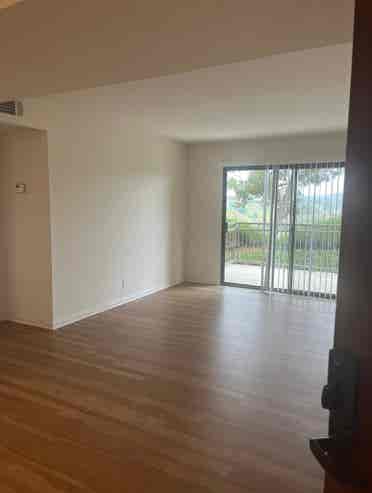 Room with private bath next to UCSD