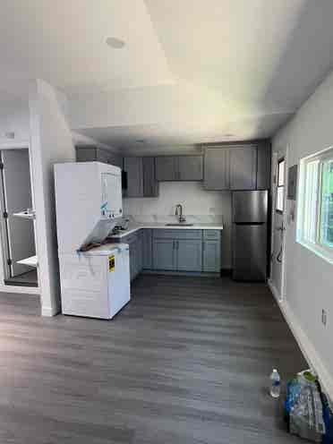 Fully Renovated ADU w/ Utilities