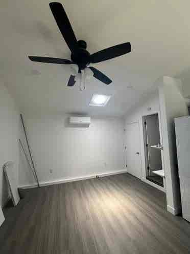 Fully Renovated ADU w/ Utilities