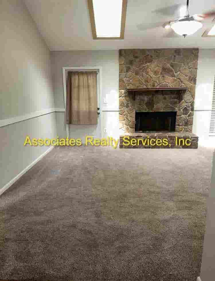 Need Roommate for  Move In