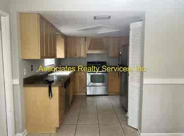 Need Roommate for  Move In