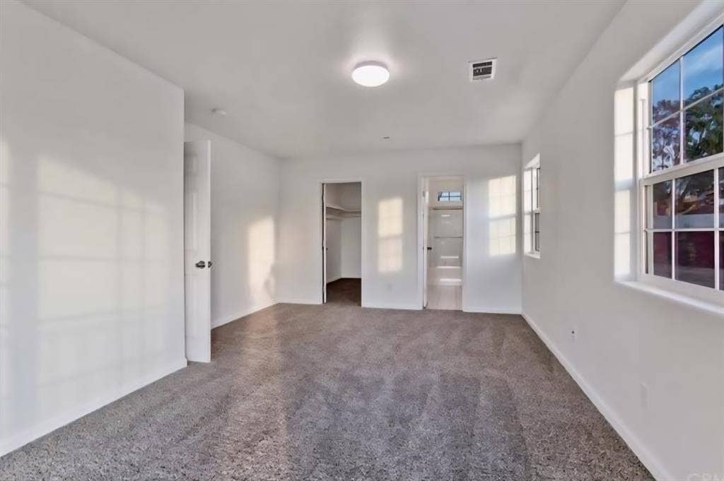 Master Suite Private Bathroom + Bal