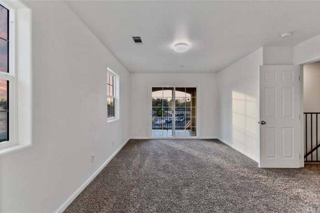 Master Suite Private Bathroom + Bal