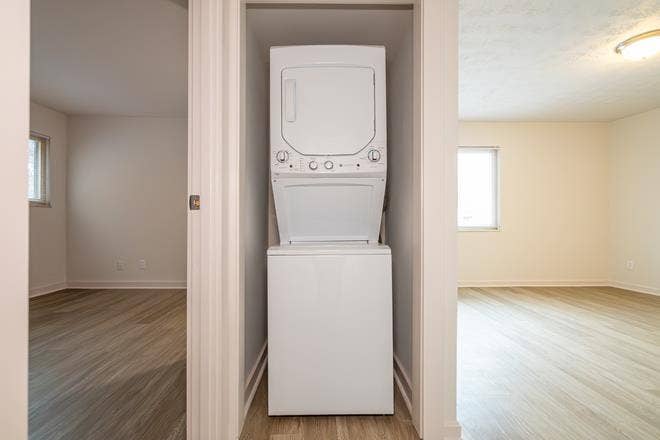 *URGENT, FEMALE ROOMATE NEEDED*