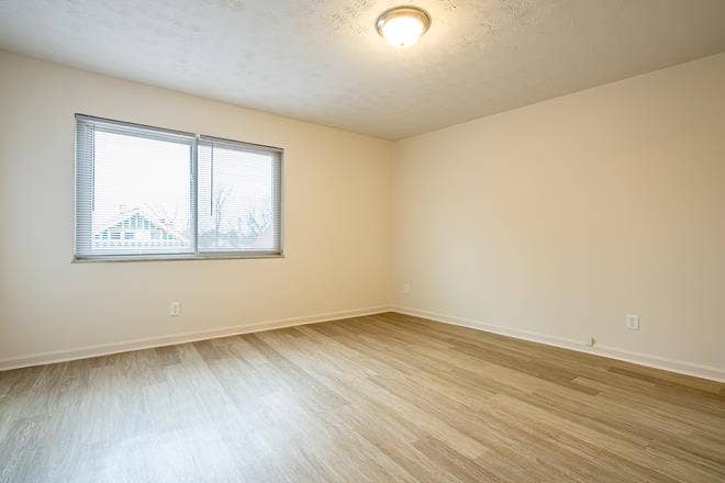 *URGENT, FEMALE ROOMATE NEEDED*