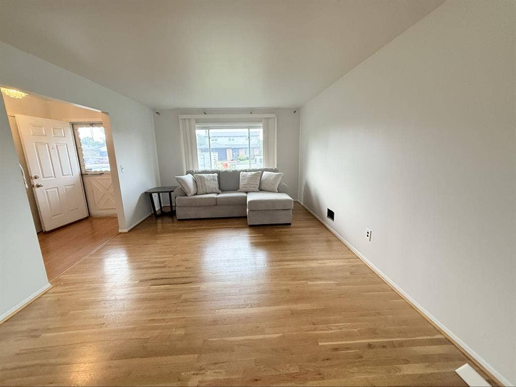 Looking for roommates