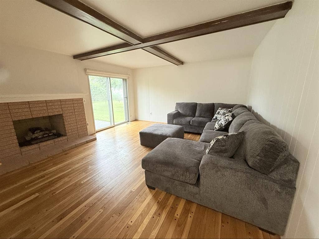 Looking for roommates