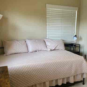 Need two 
Roommates
