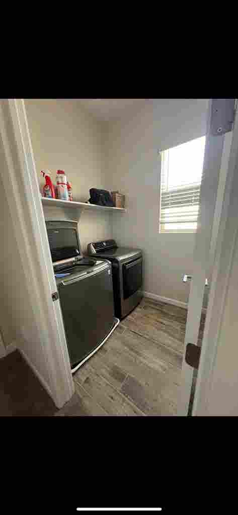 Looking for roomie
