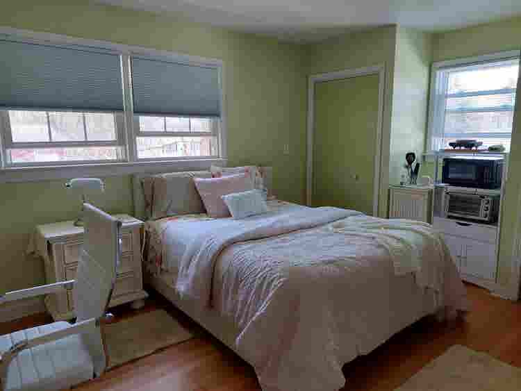 Room in large home avail. Oct. 1st.