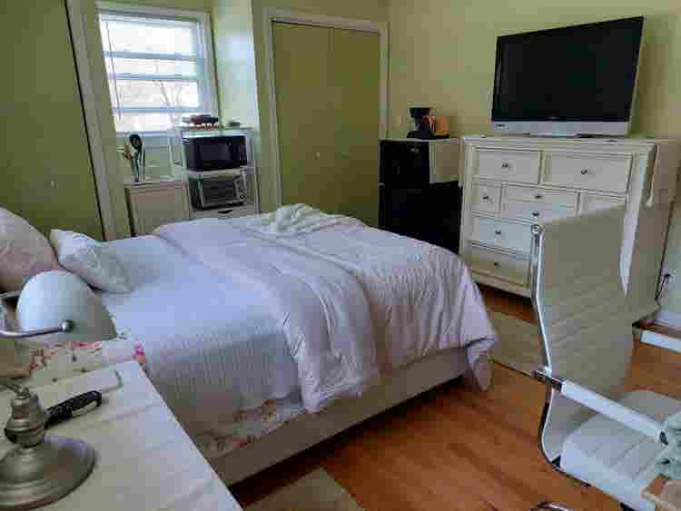 Room in large home avail. Oct. 1st.