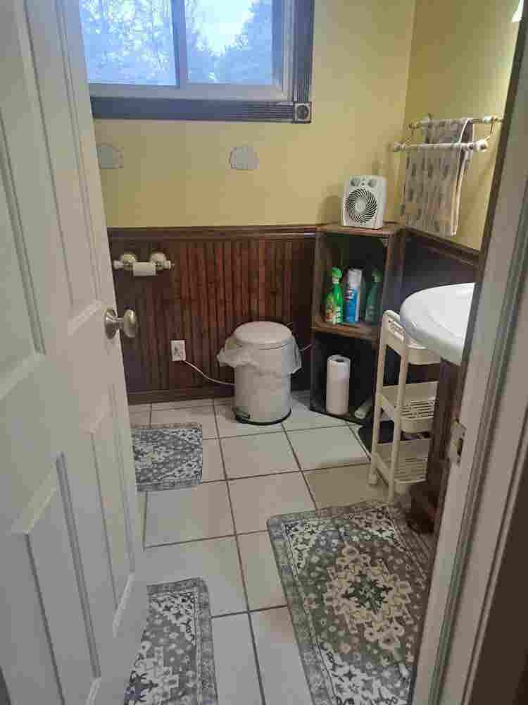 Room in large home avail. Oct. 1st.