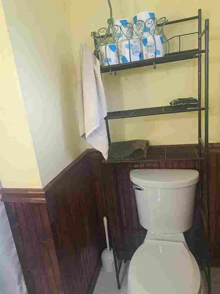 Room in large home avail. Oct. 1st.