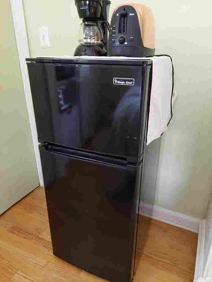Room in large home avail. Oct. 1st.