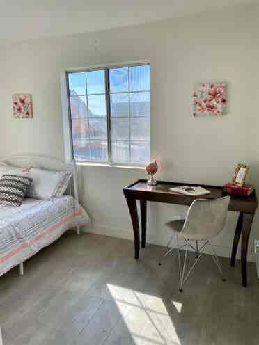 4 Bedroom | 2 Bath Apt Near USC!