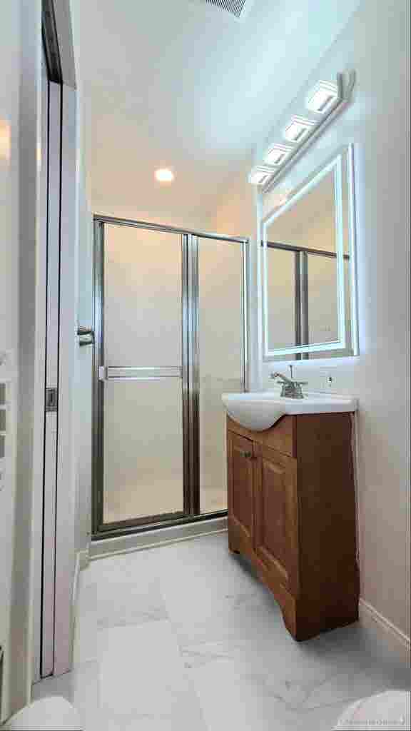 Private Room w/ Private Bath