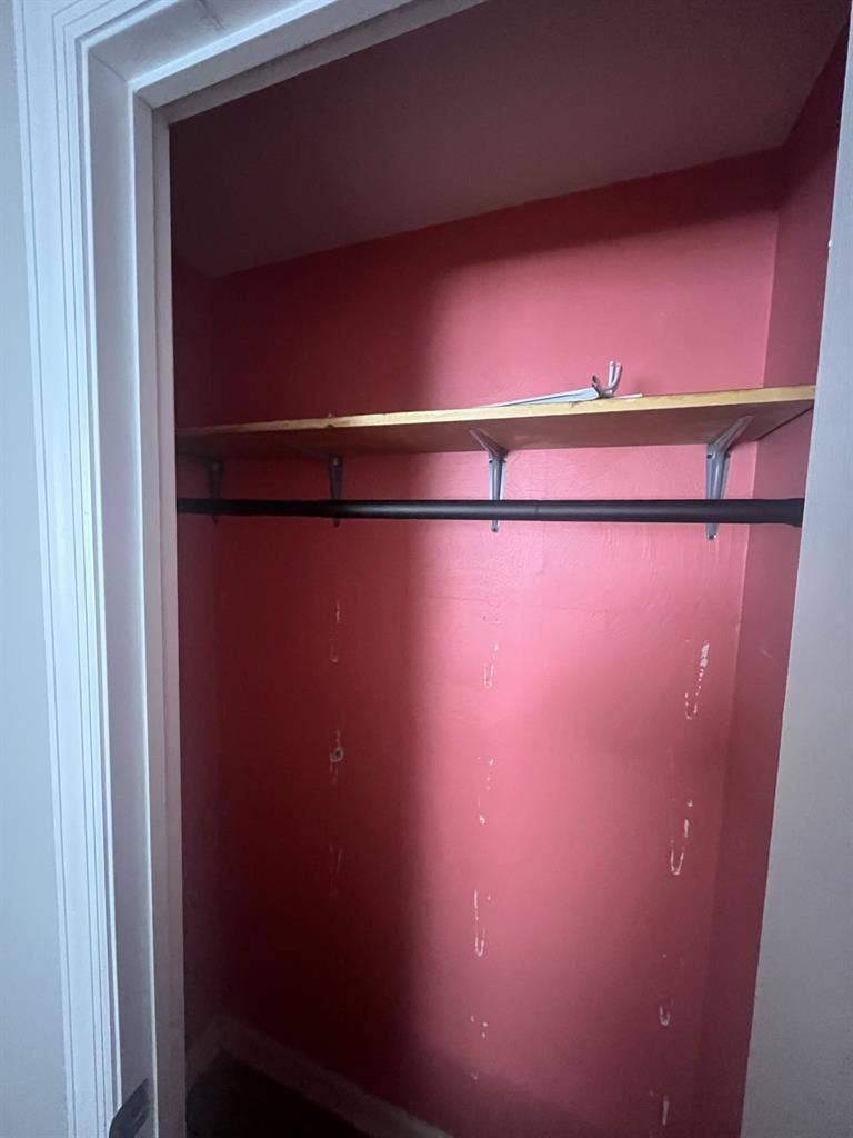 Bedroom for rent,utilities included