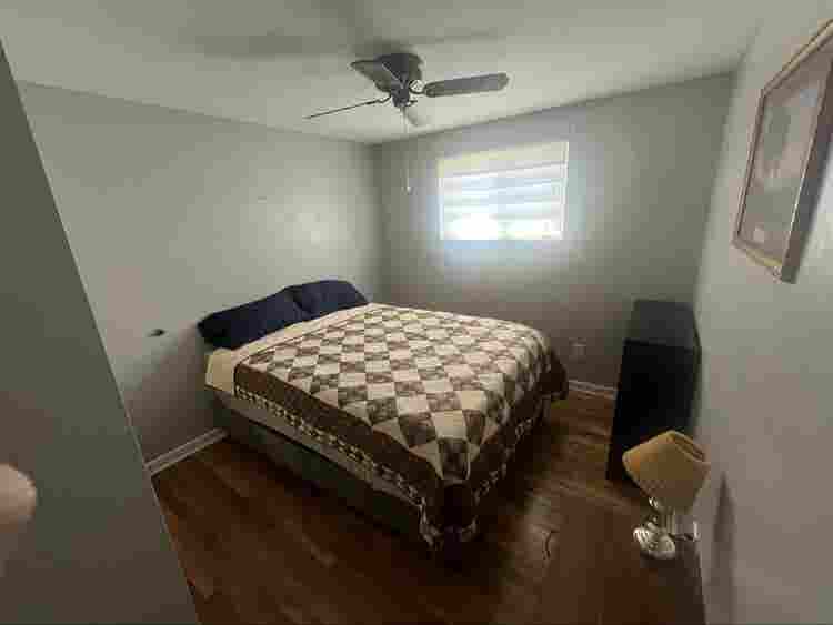 Bedroom for rent,utilities included