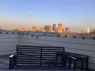 Jefferson St Room w/ Skyline Access