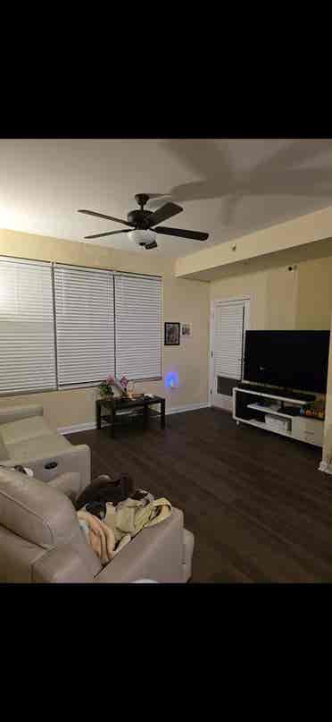1 bedroom with private bathroom