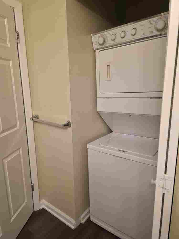 1 bedroom with private bathroom