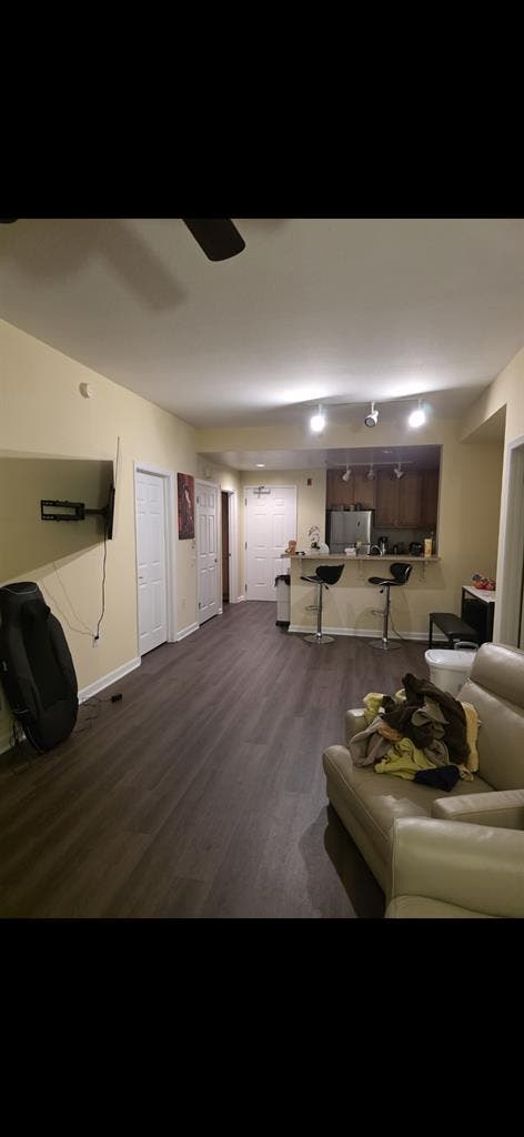 1 bedroom with private bathroom
