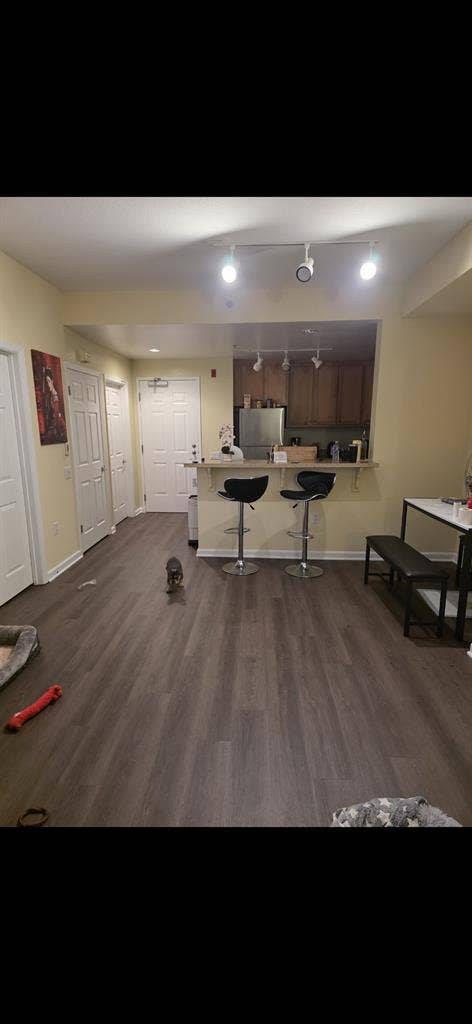1 bedroom with private bathroom