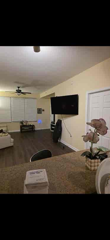 1 bedroom with private bathroom