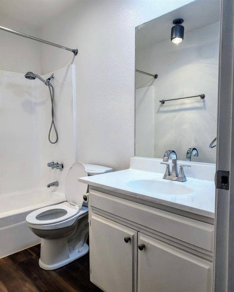 A Couple Looking for a roommate