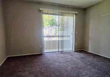 A Couple Looking for a roommate