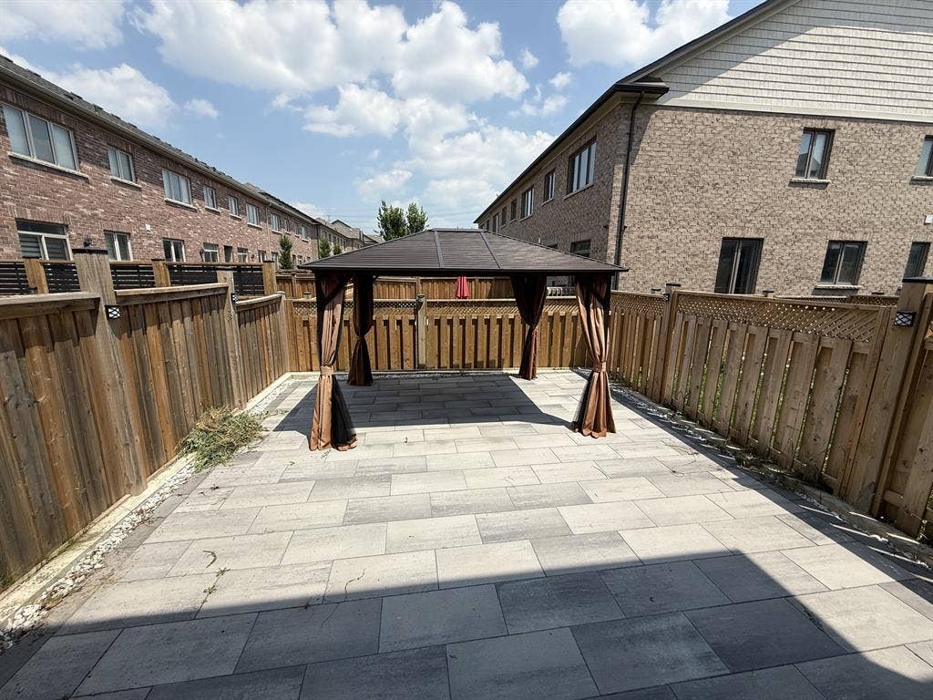 Townhome for rent in Bolton