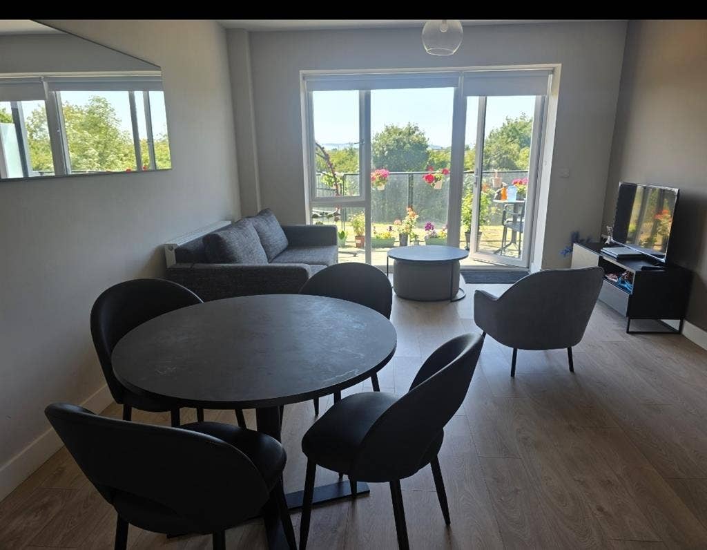 2 bedroom apartment