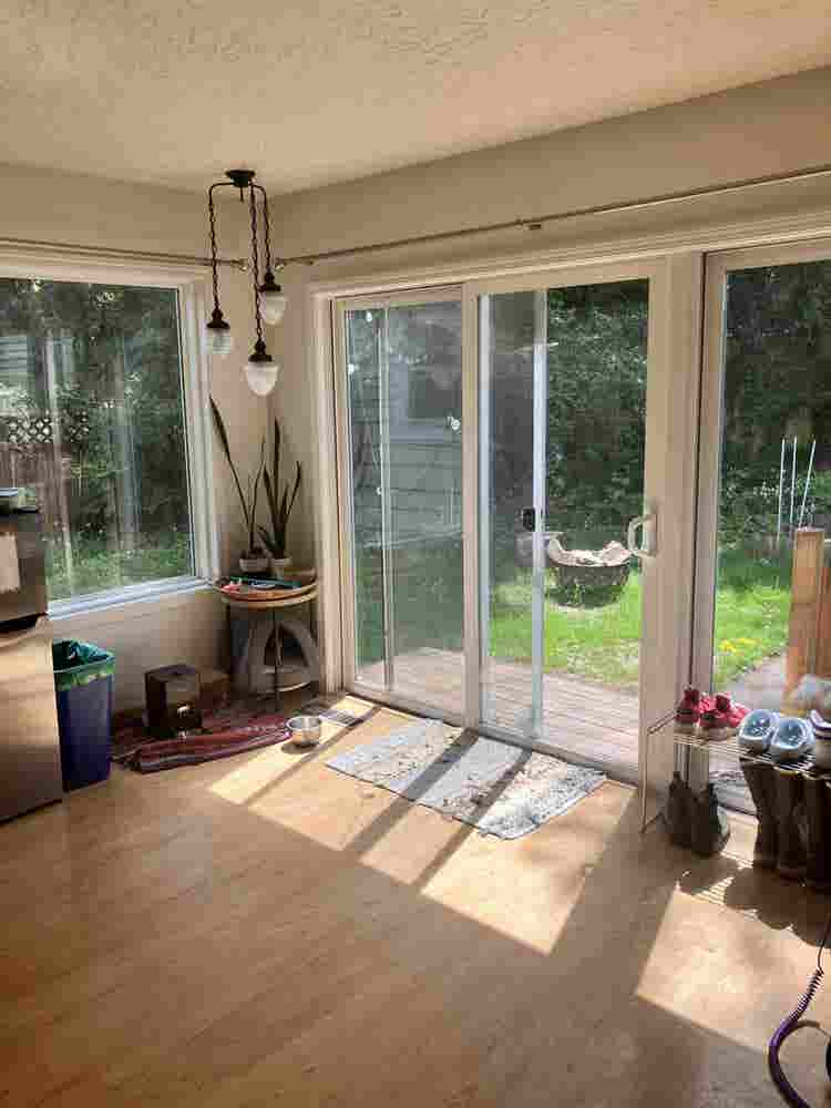 Looking for roommates!
