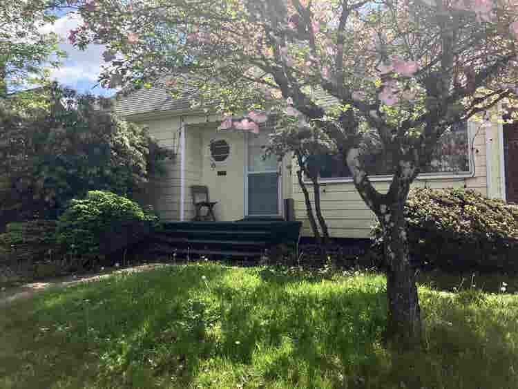 Looking for roommates!