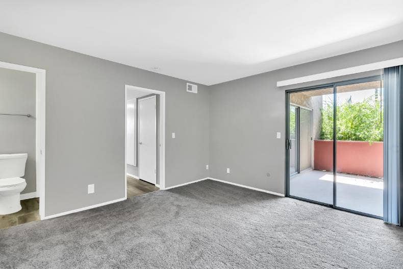 Rent by Aug! Shared room TEXT MY #