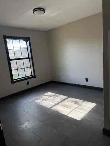 4 bedroom house 2 bathroom