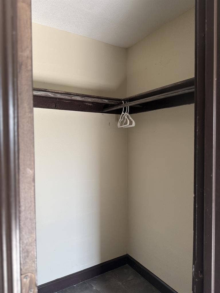 4 bedroom house 2 bathroom