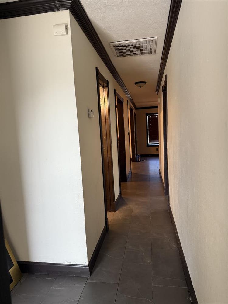 4 bedroom house 2 bathroom