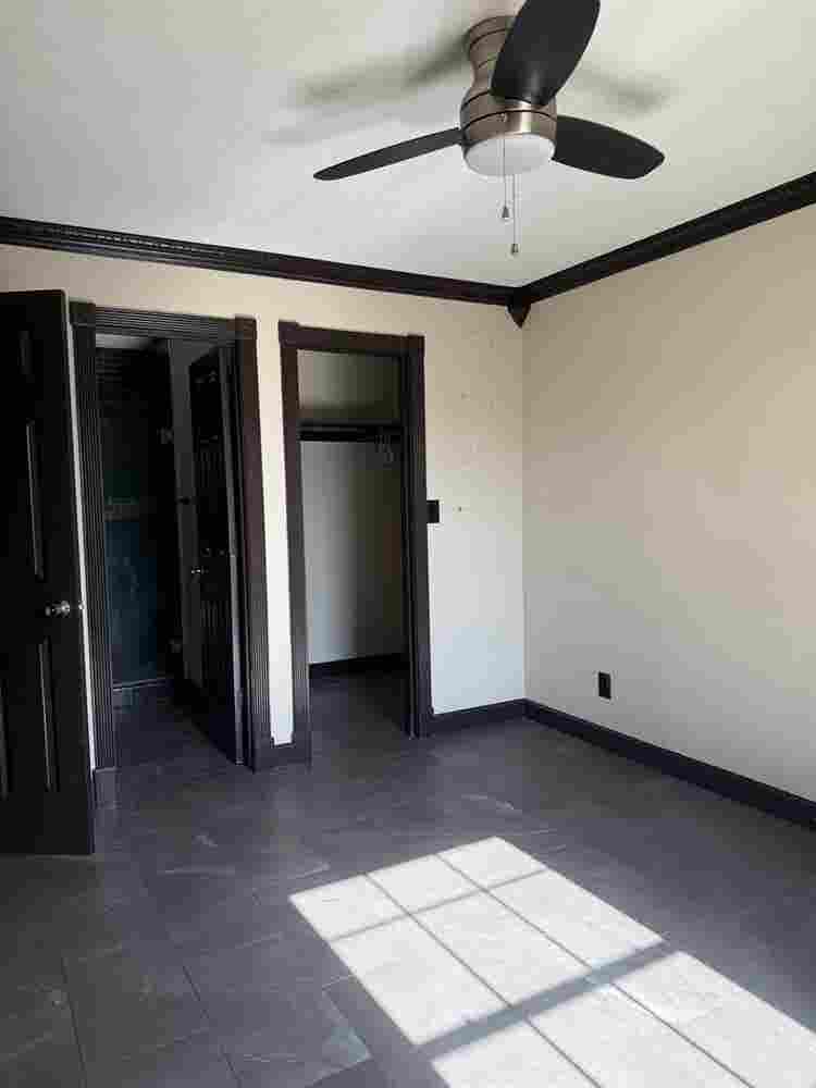 4 bedroom house 2 bathroom