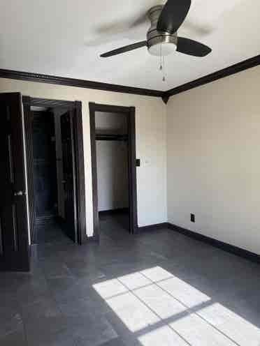4 bedroom house 2 bathroom