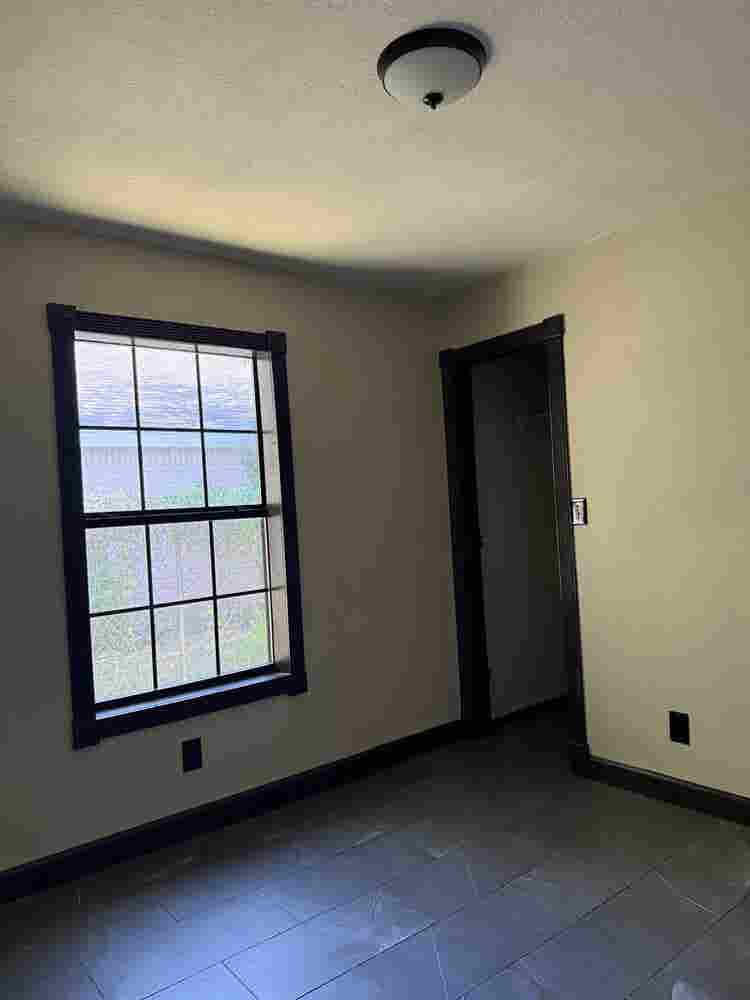 4 bedroom house 2 bathroom